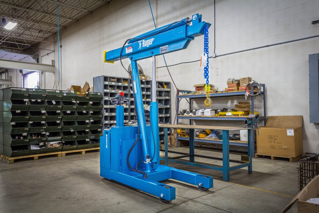 Powered Condensed Straddle Footprint Floor Crane, Small